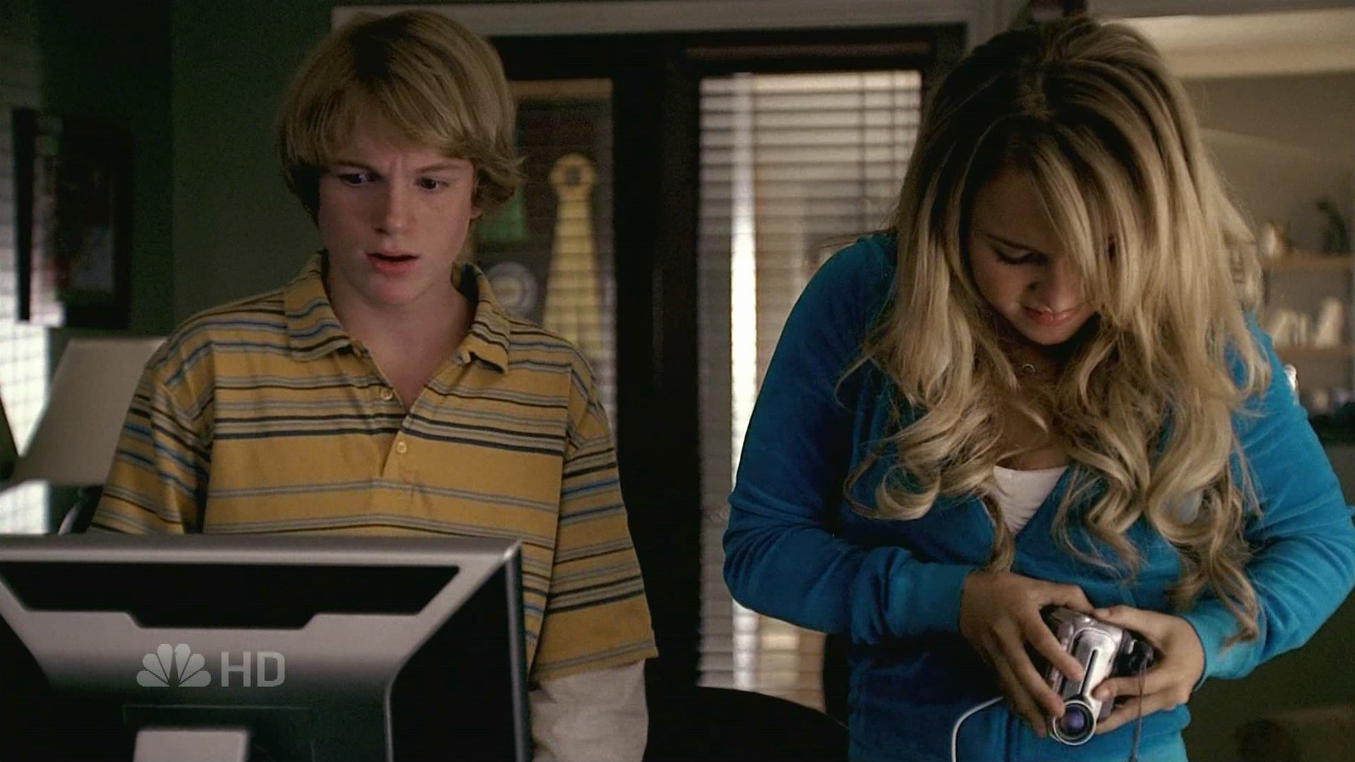 HaydenPanettiere_Heroes_S01E07_HDTV_011.jpg HaydenPanettiere_Heroes_S01E07_HDTV_011.jpg