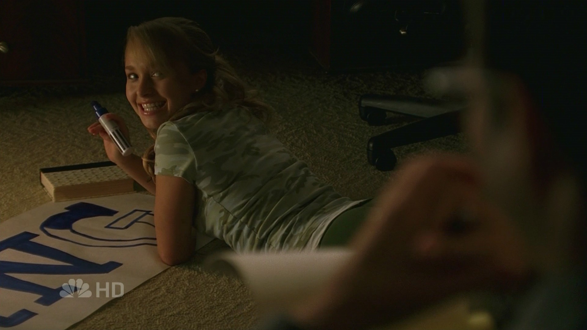 HaydenPanettiere_Heroes_S01E08_HDTV_016.jpg HaydenPanettiere_Heroes_S01E08_HDTV_016.jpg