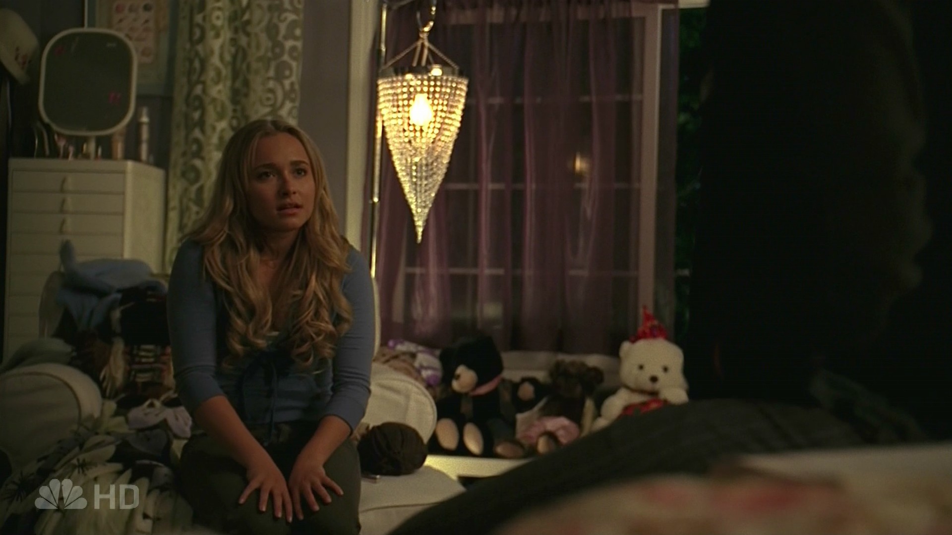 HaydenPanettiere_Heroes_S01E09_HDTV_043.jpg