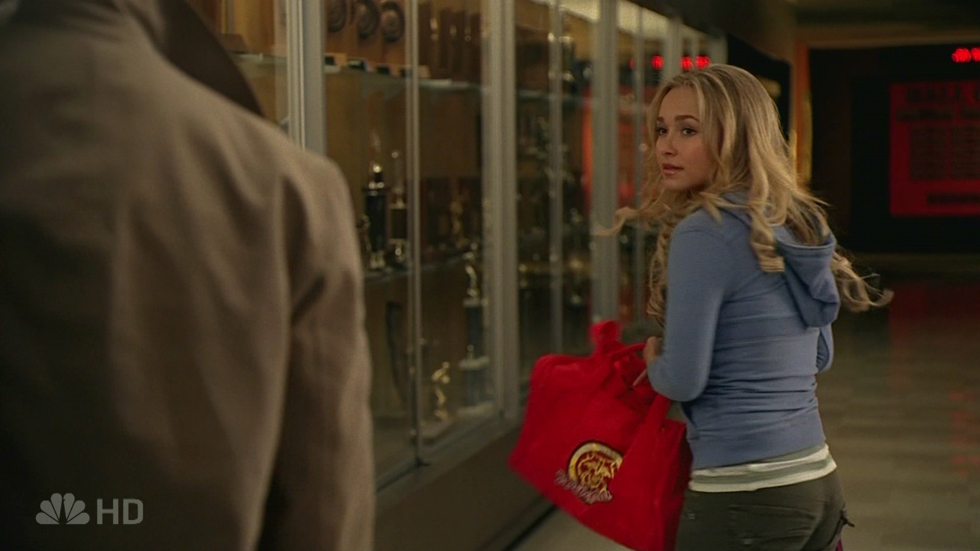 HaydenPanettiere_Heroes_S01E09_HDTV_047.jpg