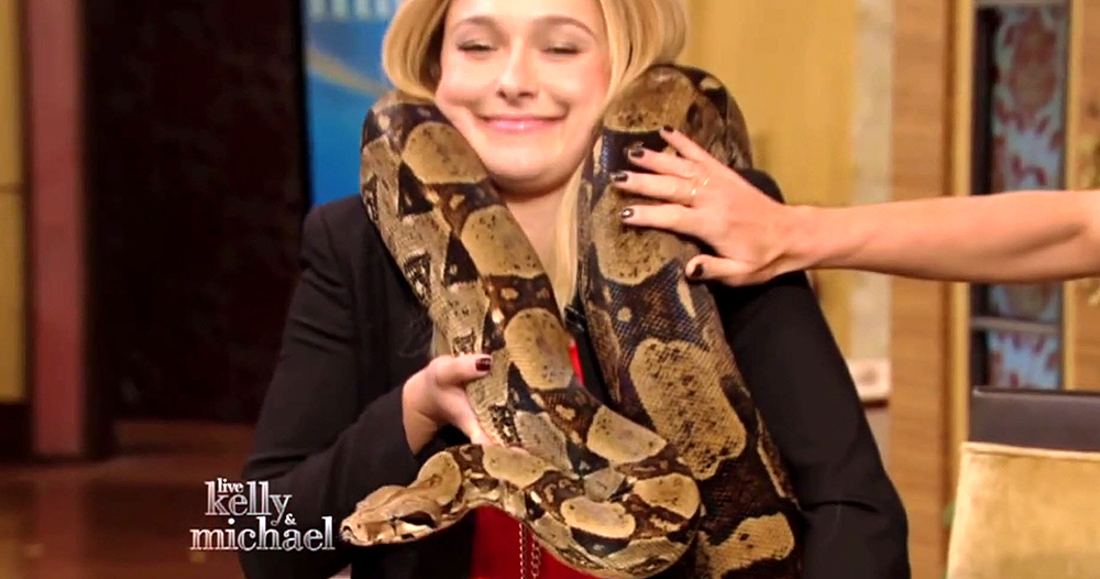haydenpanettiere_snake_0069.jpg
