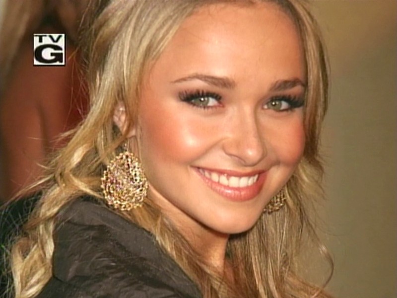 HaydenPanettiere_Martha_2007-05-09_ATSC_003.jpg
