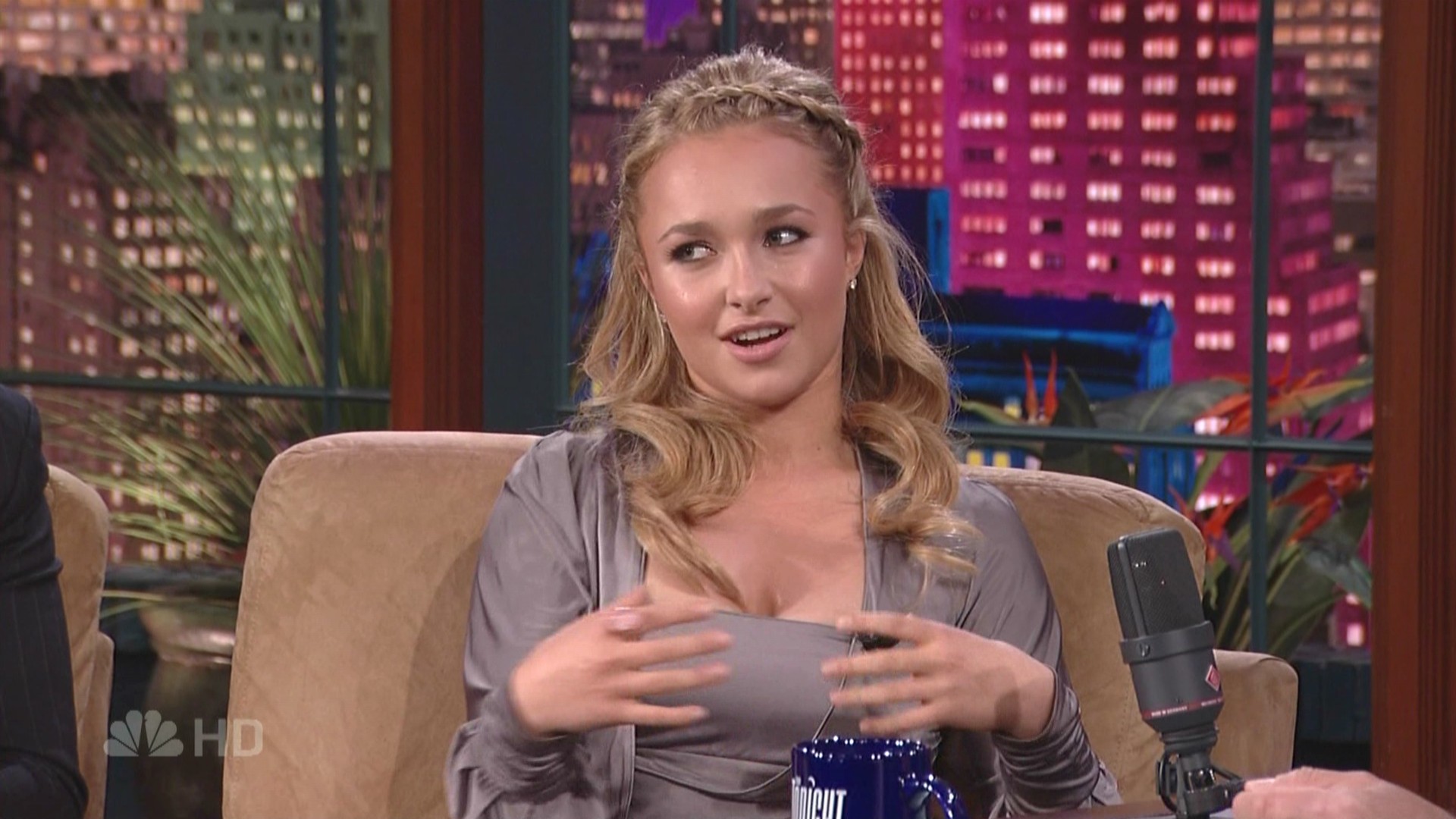 HaydenPanettiere_TTSwJL_2007-04-20_HDTV_039.jpg