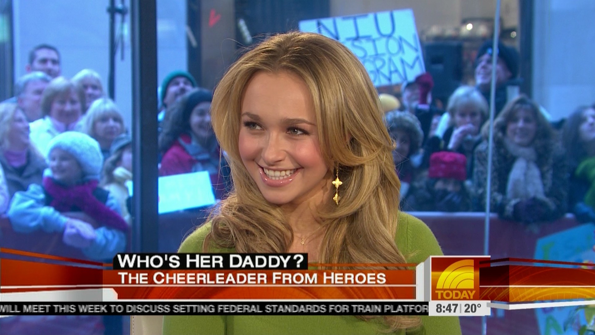 HaydenPanettiere_Today_2007-02-12_HDTV_020.jpg