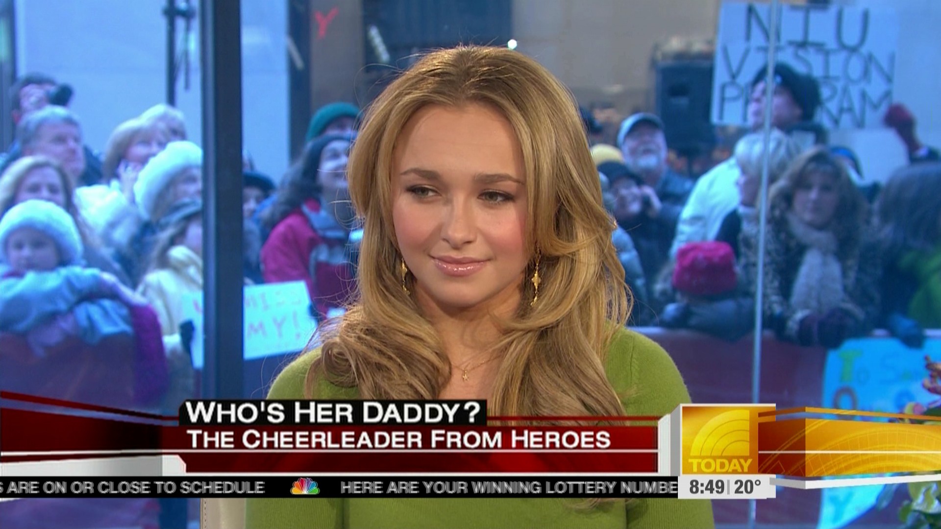 HaydenPanettiere_Today_2007-02-12_HDTV_033.jpg
