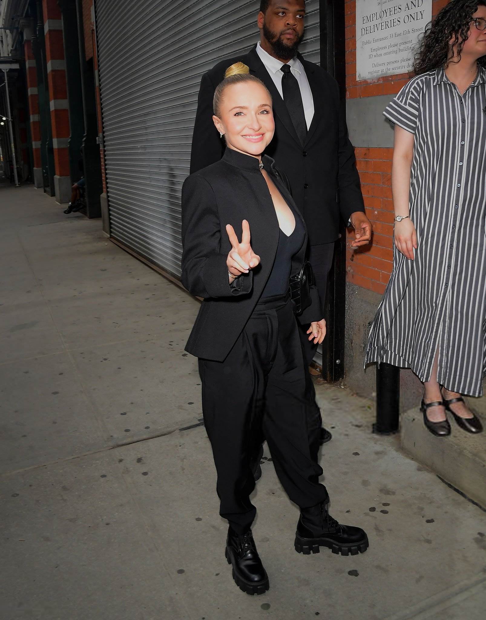 haydenpanettieresource_arrivingbooksigning_281329.jpg haydenpanettieresource_arrivingbooksigning_281329.jpg