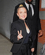 haydenpanettieresource_arrivingbooksigning_281429.jpg