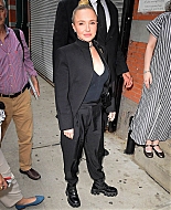 haydenpanettieresource_arrivingbooksigning_281629.jpg