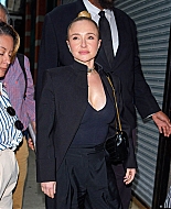haydenpanettieresource_arrivingbooksigning_28729.jpg
