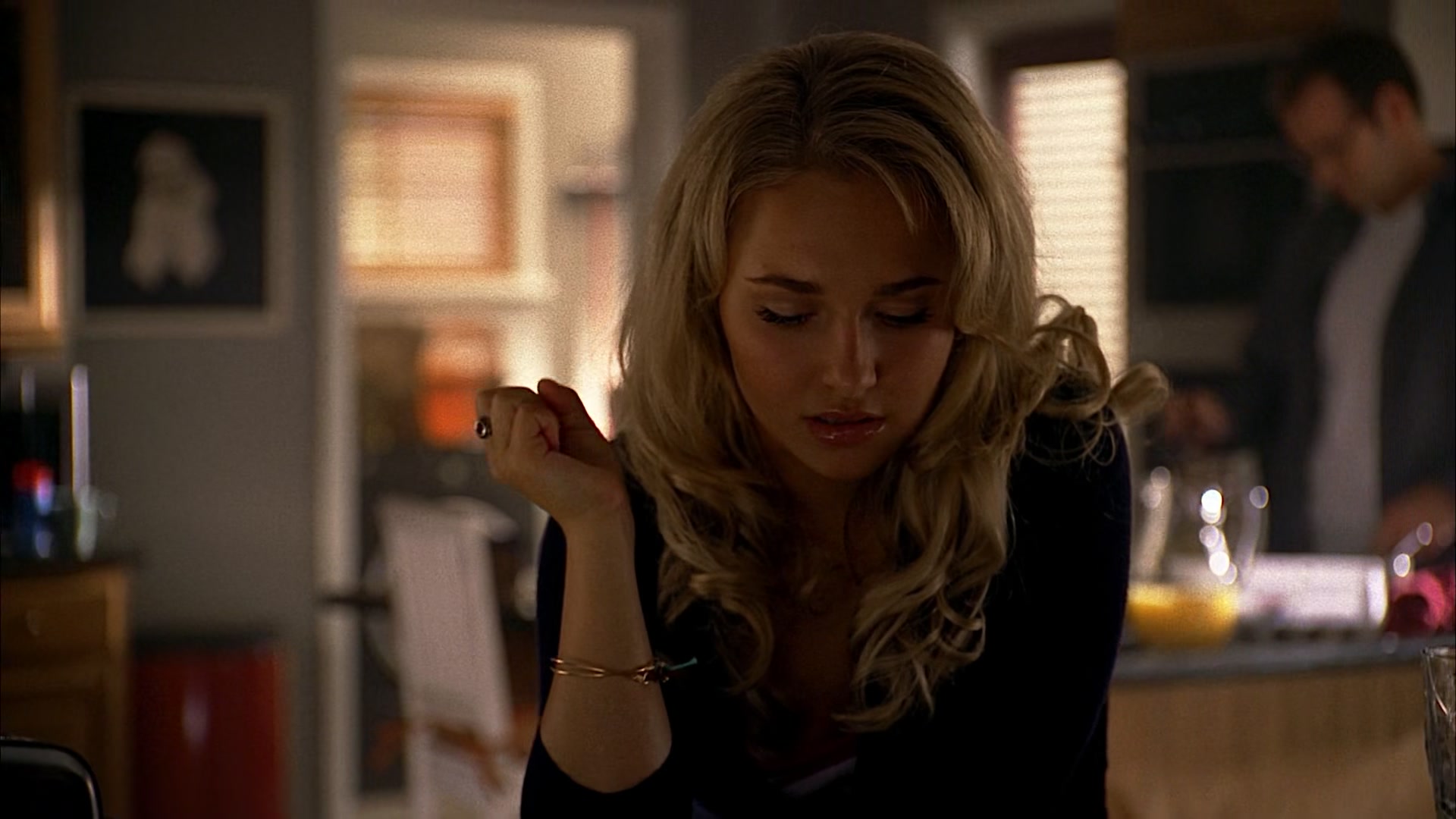 Heroes_S01E02_DontLookBack_1080p_BluRay_HPS_000442.jpg Heroes_S01E02_DontLookBack_1080p_BluRay_HPS_000442.jpg