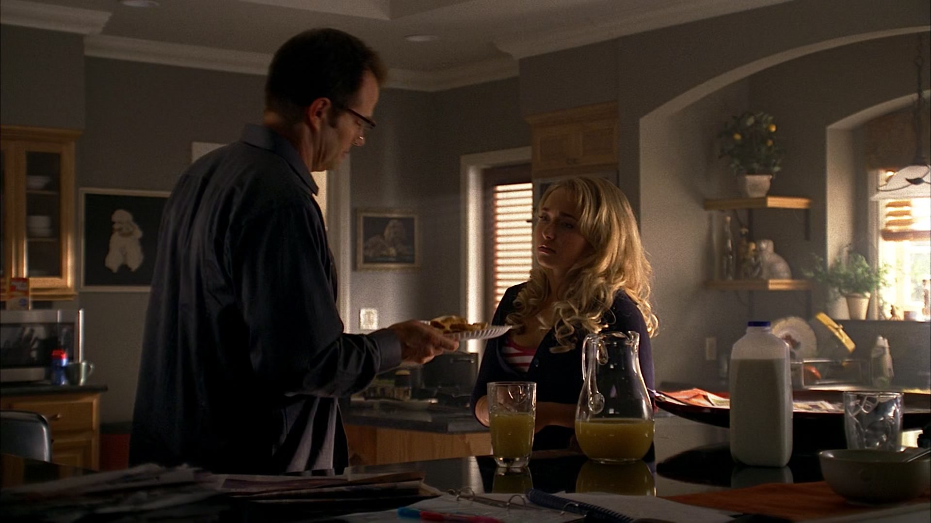 Heroes_S01E02_DontLookBack_1080p_BluRay_HPS_000584.jpg