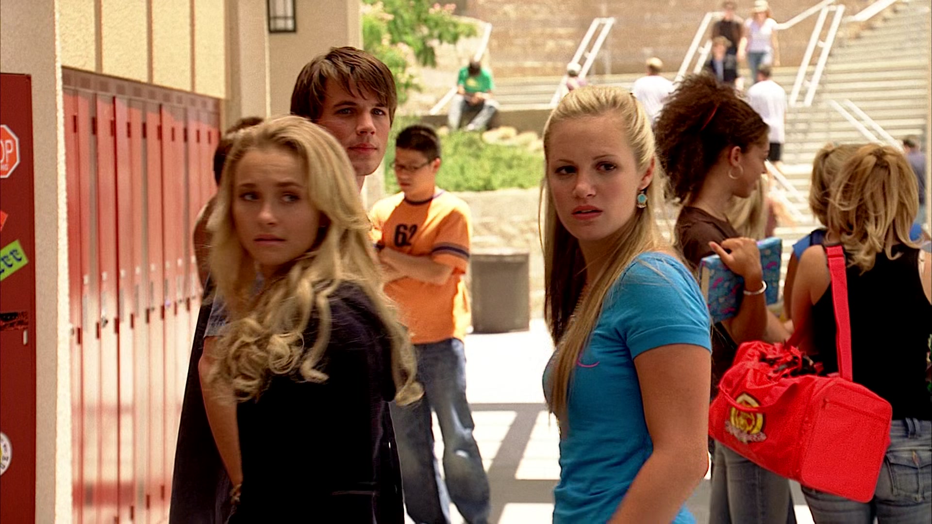 Heroes_S01E02_DontLookBack_1080p_BluRay_HPS_001571.jpg