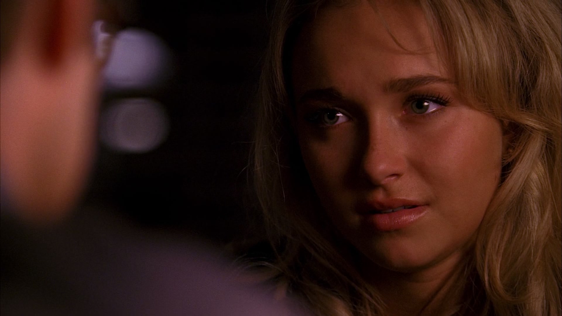 Heroes_S01E02_DontLookBack_1080p_BluRay_HPS_005069.jpg