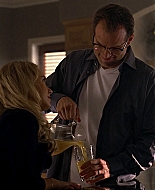 Heroes_S01E02_DontLookBack_1080p_BluRay_HPS_000467.jpg