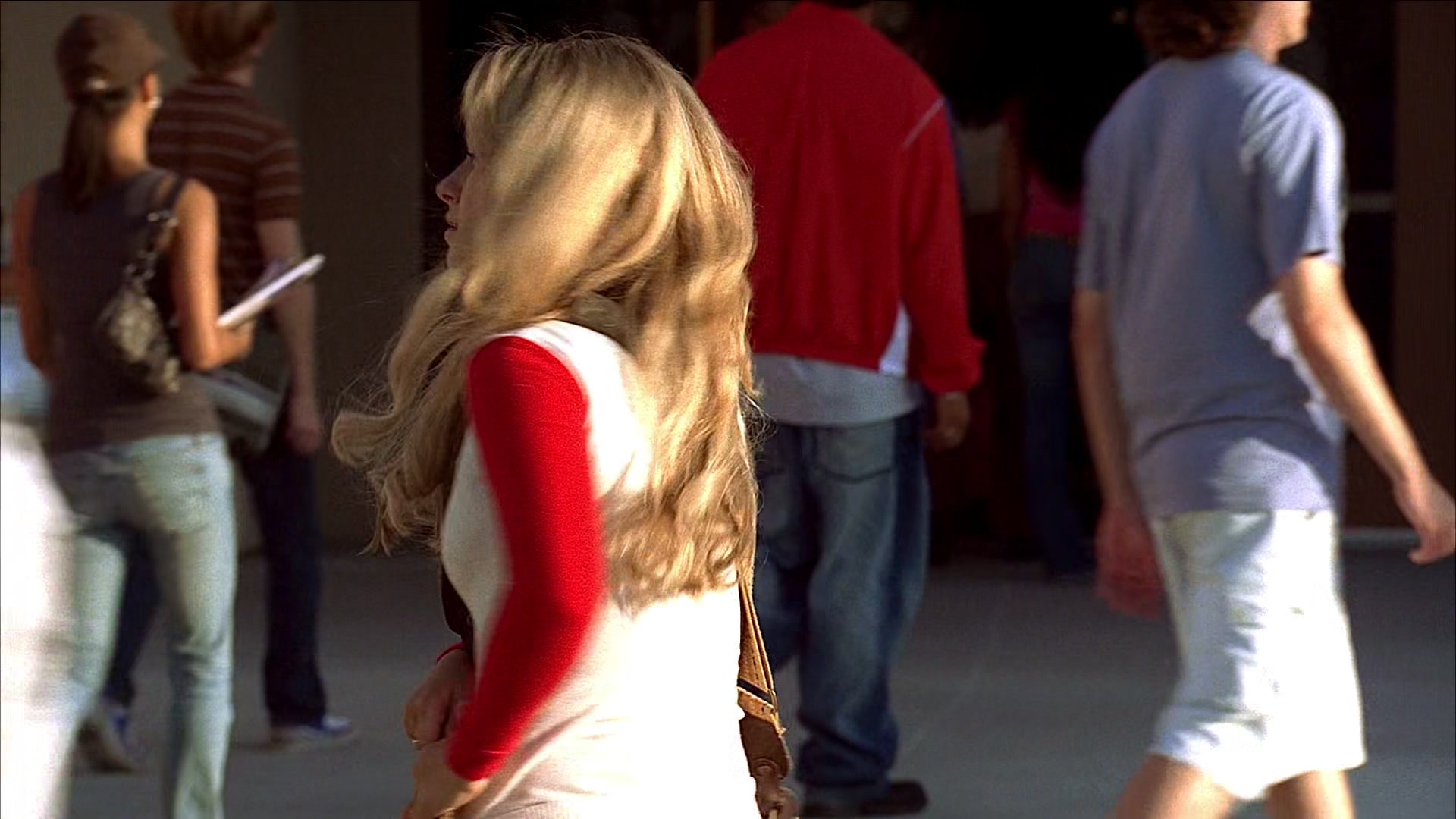 Heroes_S01E03_One_Giant_Leap_1080p_BluRay_HPS_000635.jpg Heroes_S01E03_One_Giant_Leap_1080p_BluRay_HPS_000635.jpg