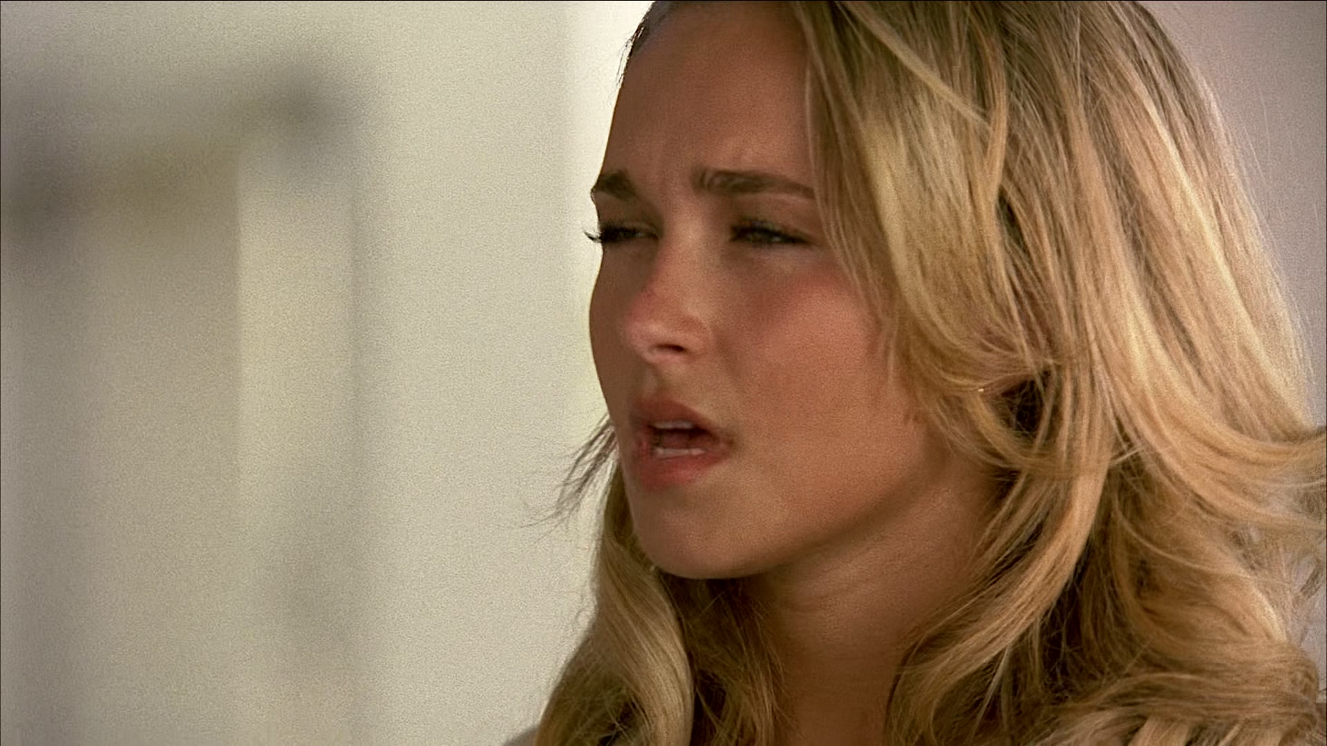Heroes_S01E03_One_Giant_Leap_1080p_BluRay_HPS_001894.jpg