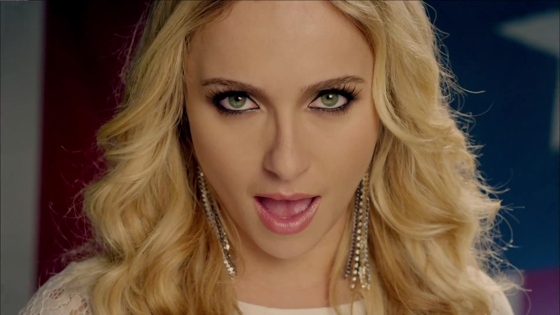 HaydenPanettiere_Telescope_MusicVideo_049.jpg