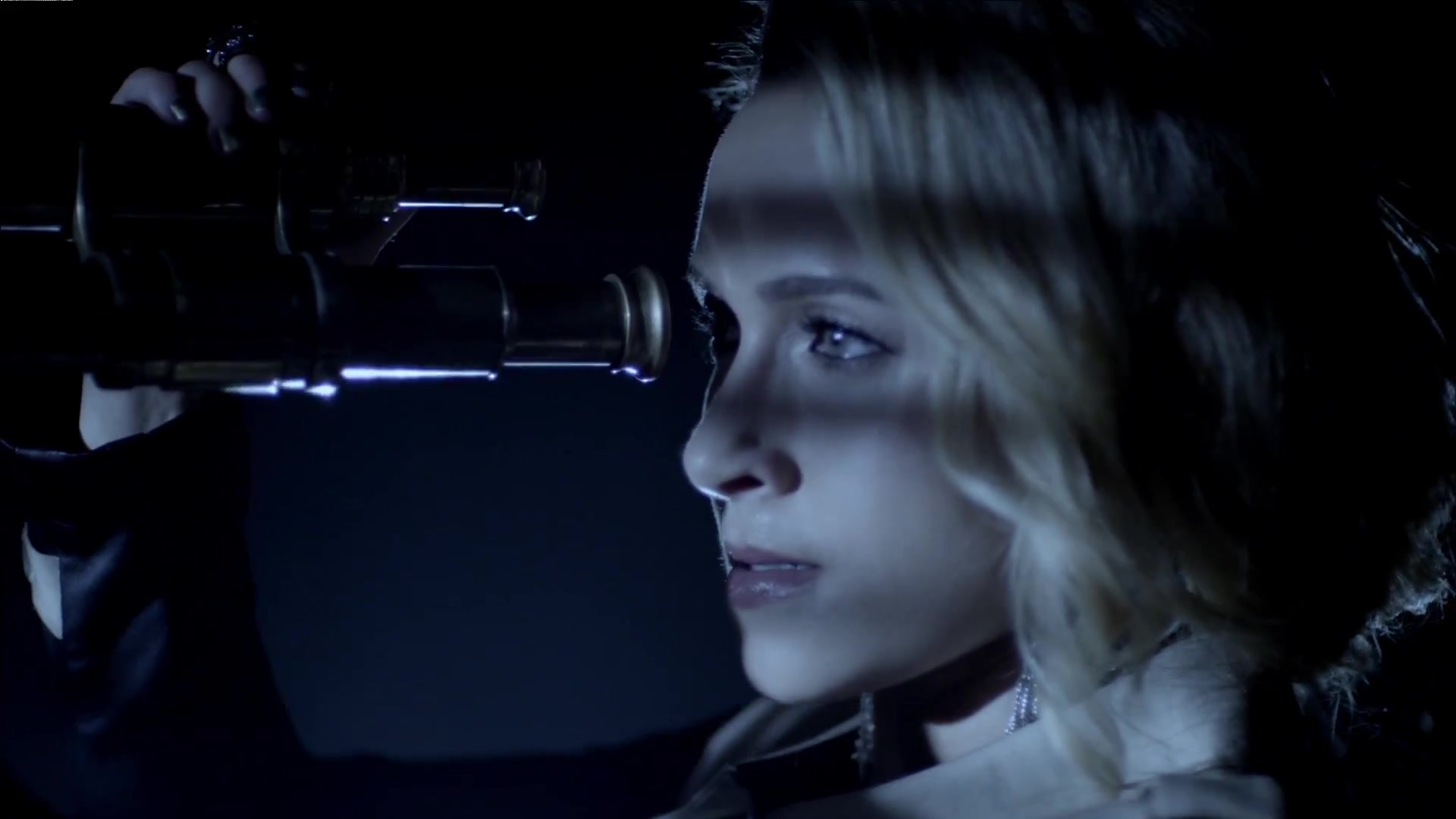 HaydenPanettiere_Telescope_MusicVideo_073.jpg
