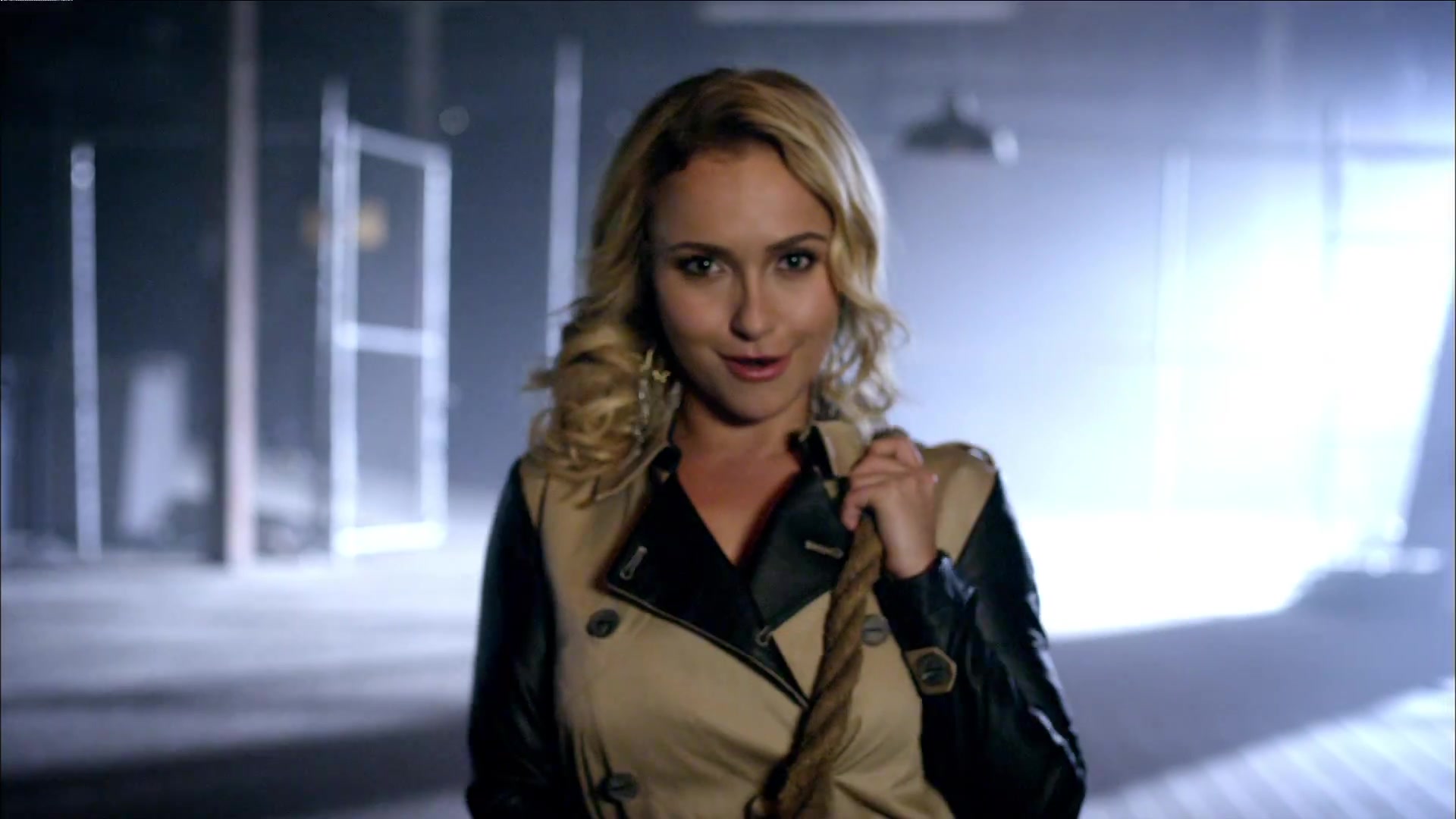 HaydenPanettiere_Telescope_MusicVideo_129.jpg