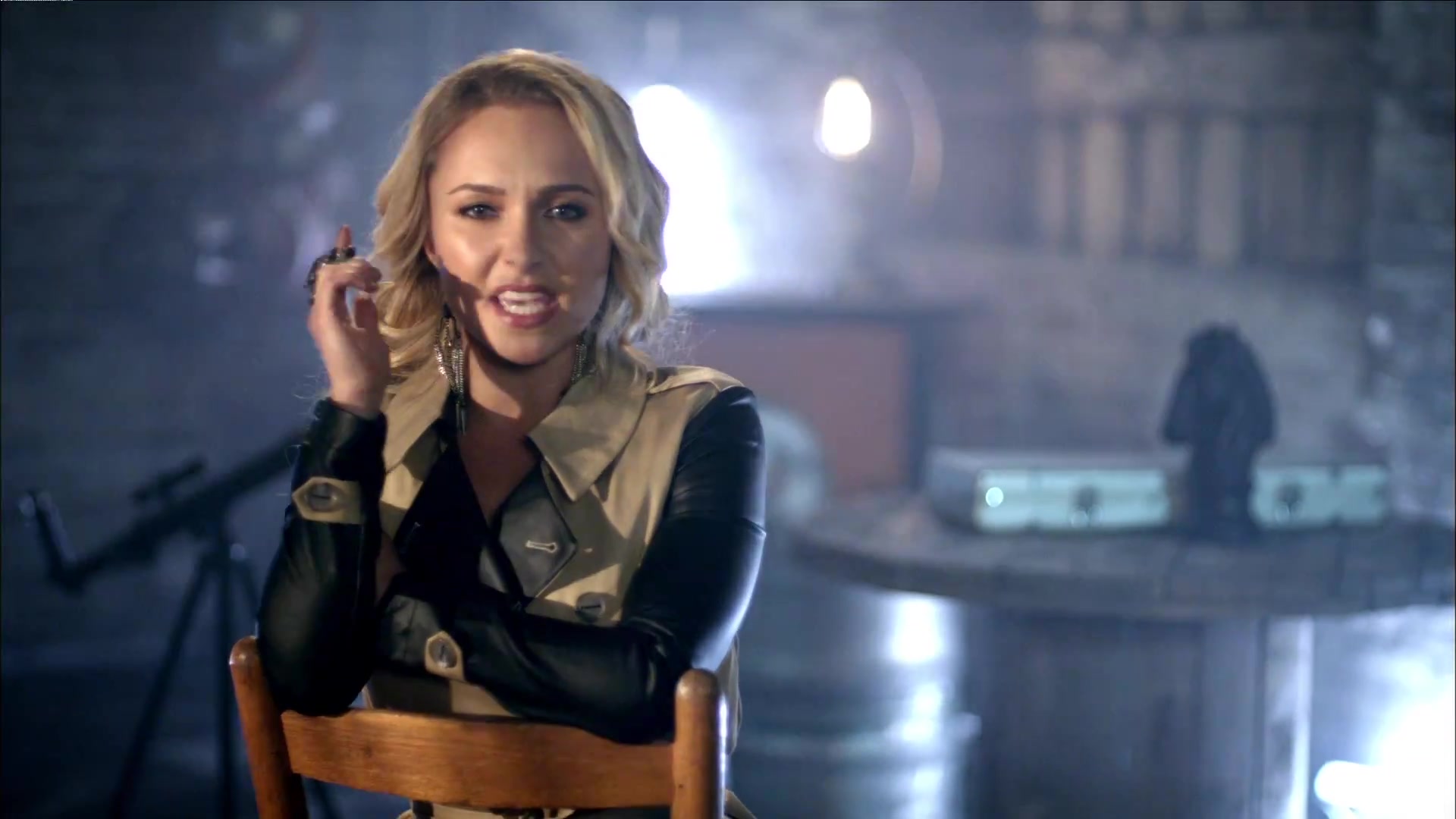 HaydenPanettiere_Telescope_MusicVideo_172.jpg