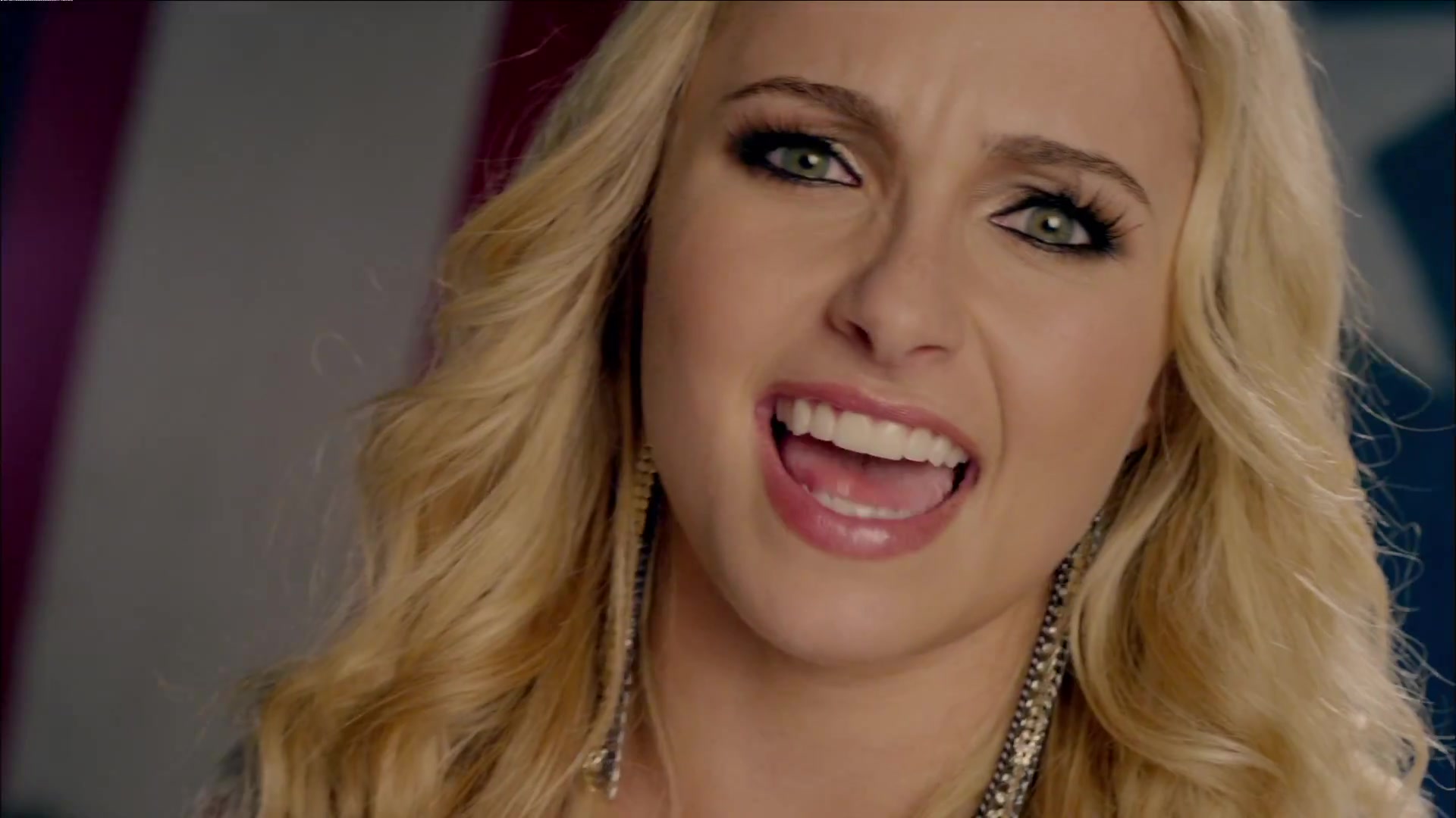 HaydenPanettiere_Telescope_MusicVideo_265.jpg