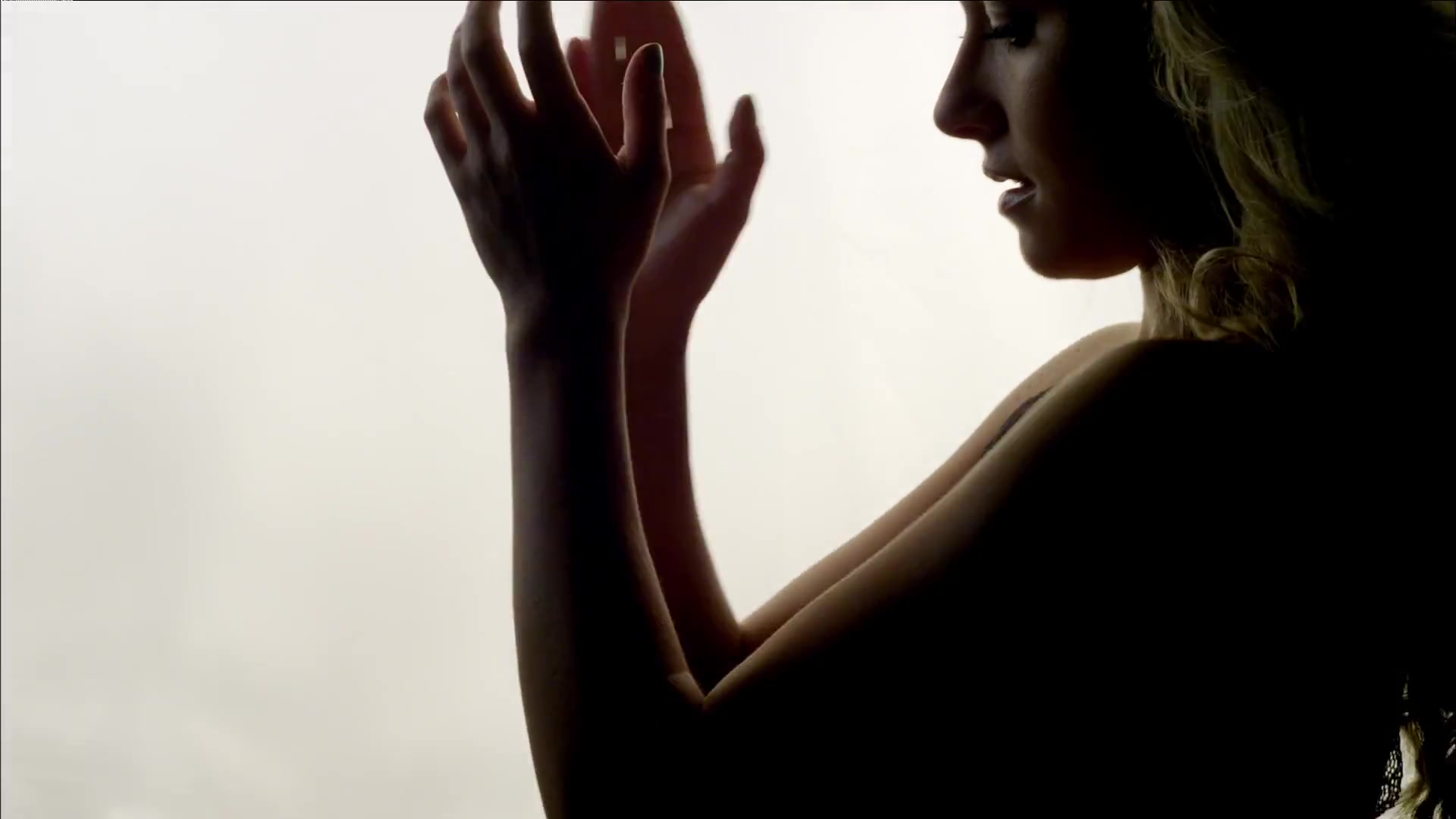HaydenPanettiere_Telescope_MusicVideo_319.jpg