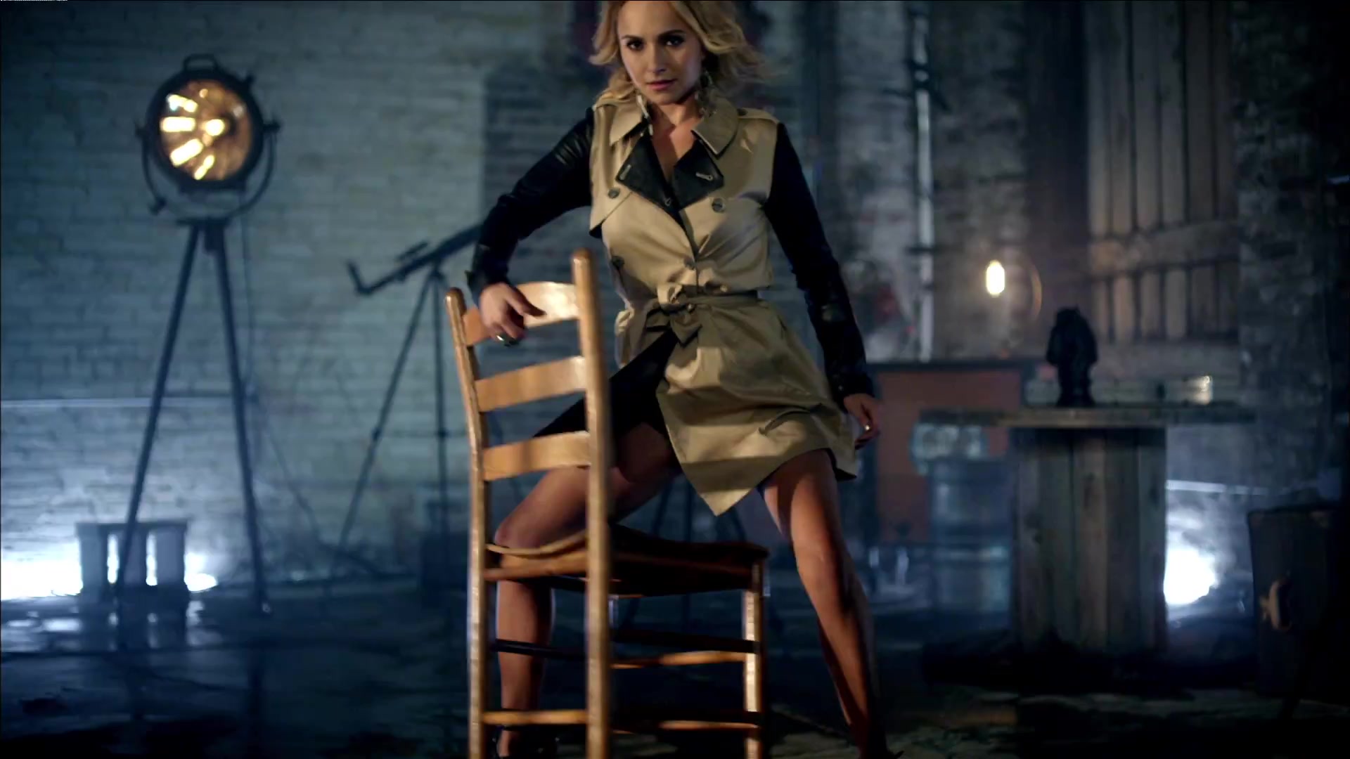 HaydenPanettiere_Telescope_MusicVideo_459.jpg