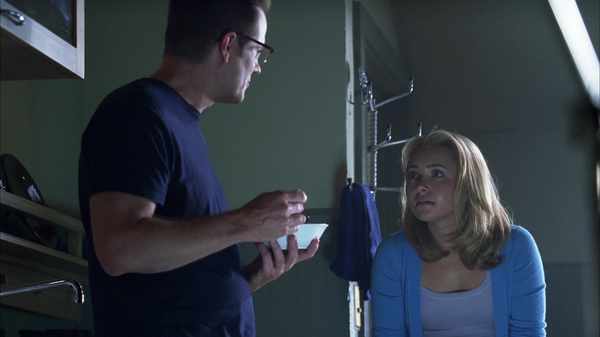 Heroes_S04E03_1080p_2449.jpg