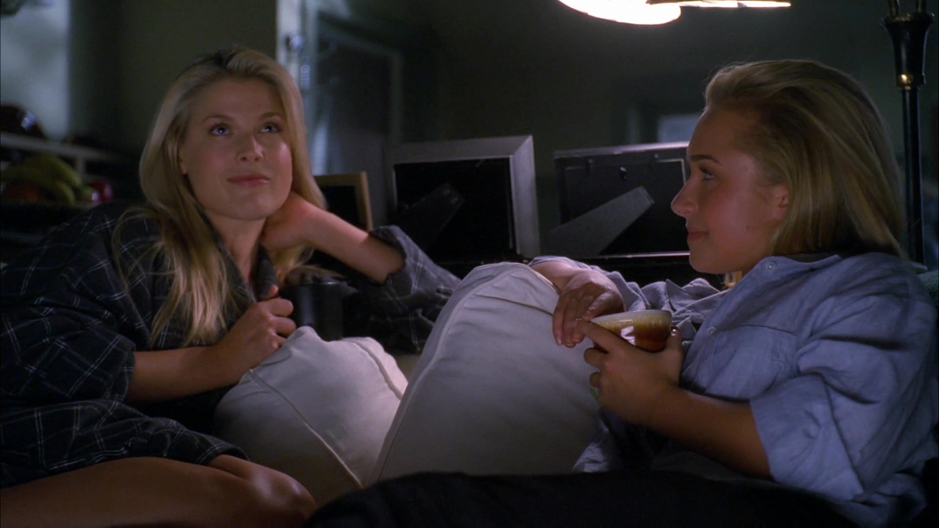 Heroes_S04E09_1080p_4842.jpg Heroes_S04E09_1080p_4842.jpg