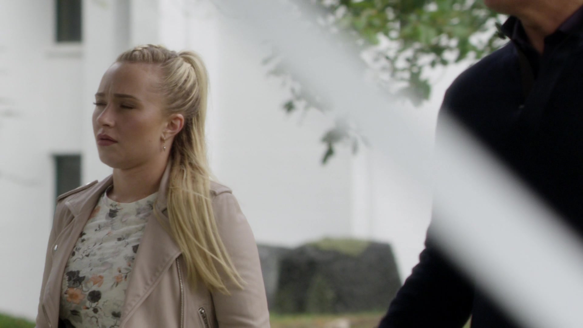 Nashville_2012_S06E03_Jump_Then_Fall_1080p__3224.jpg Nashville_2012_S06E03_Jump_Then_Fall_1080p__3224.jpg