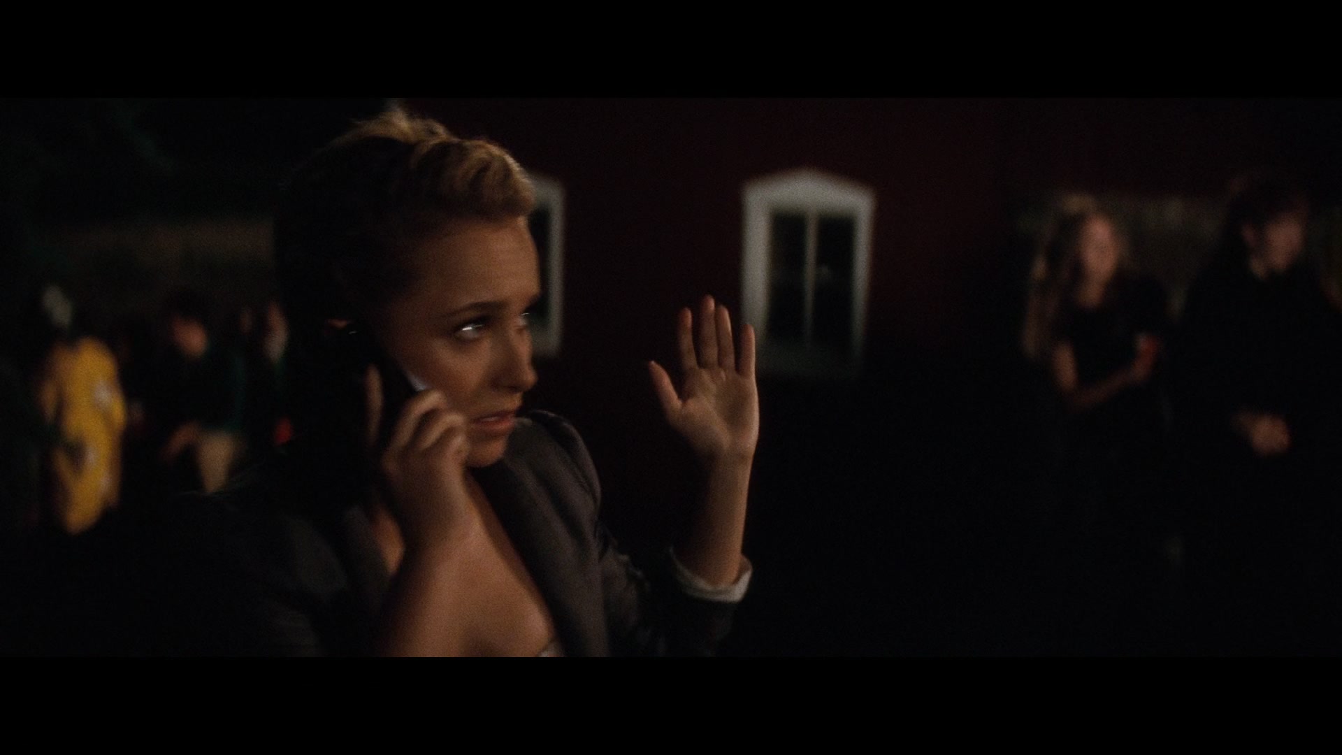 Scream_4_2011_1080p_07838~0.jpg