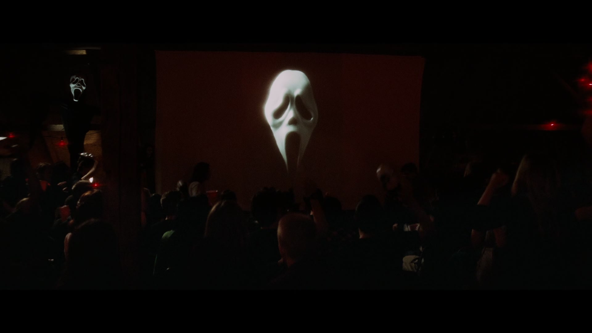 Scream_4_2011_1080p_07981.jpg